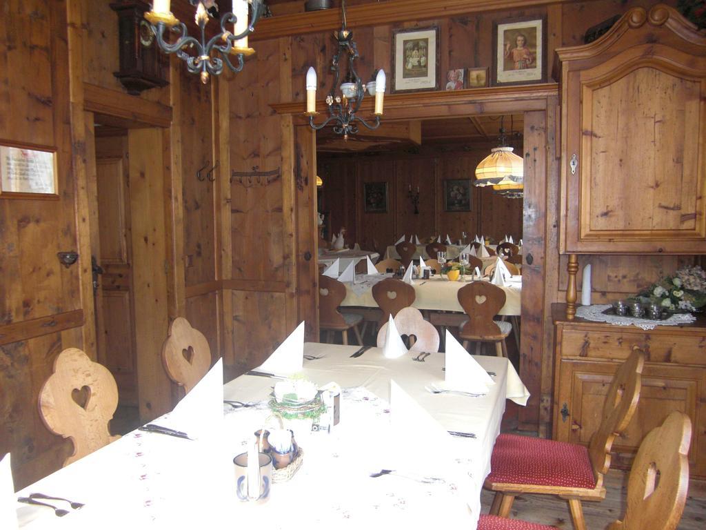 Hotel Restaurant Eifelstube Weibern Exteriör bild