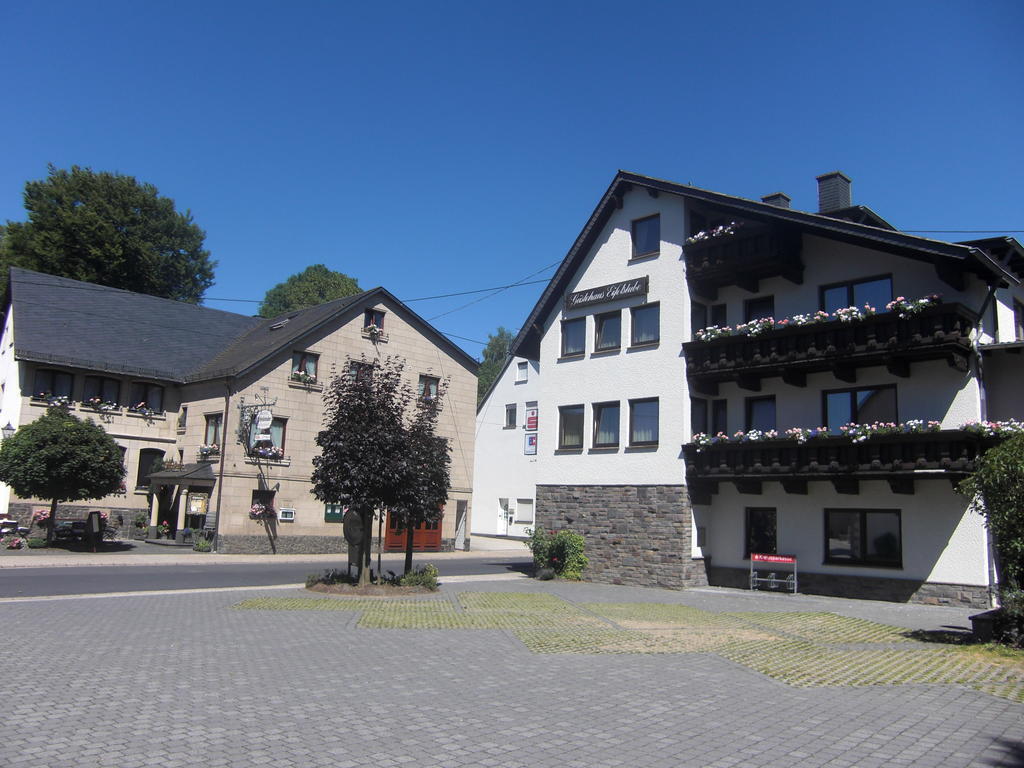 Hotel Restaurant Eifelstube Weibern Exteriör bild
