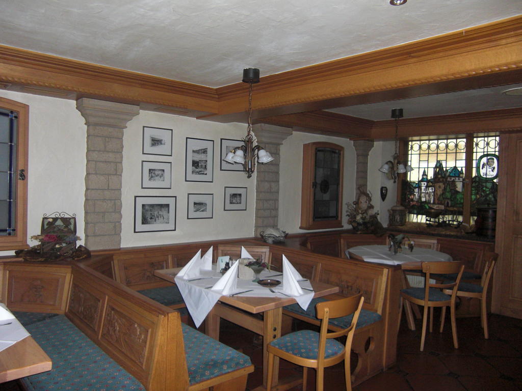 Hotel Restaurant Eifelstube Weibern Exteriör bild
